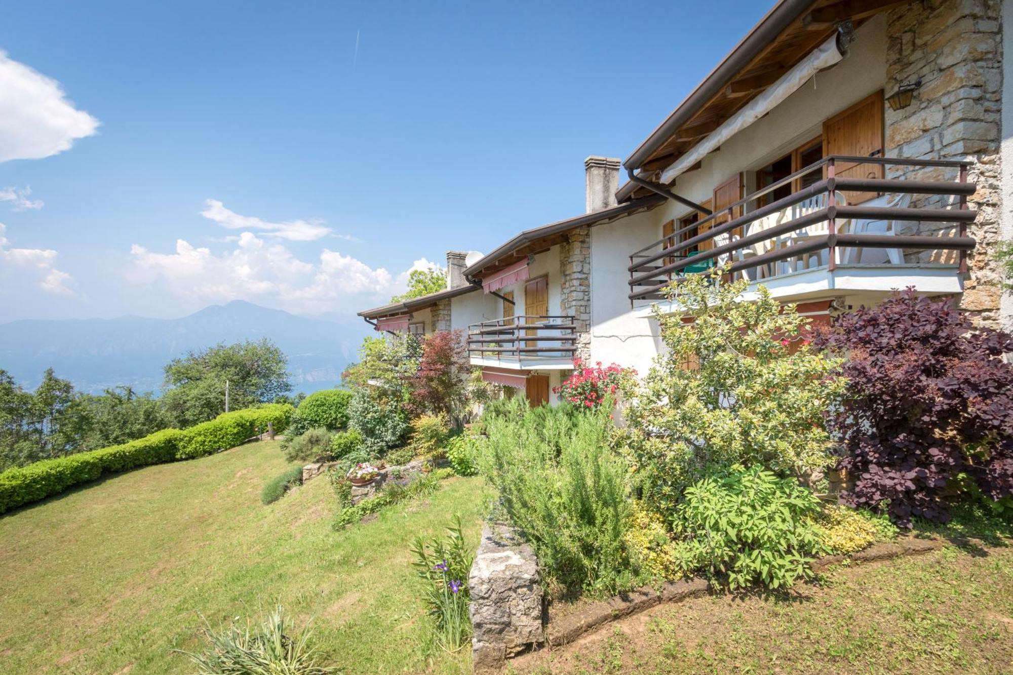 Casa Bella Vista Mit Balkon Apartment San Zeno di Montagna Bagian luar foto